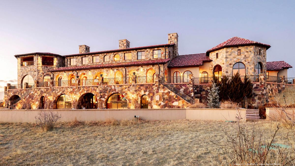 16K-SF Colorado Golf Club mansion with Pikes Peak views lists for $5M (Photos)