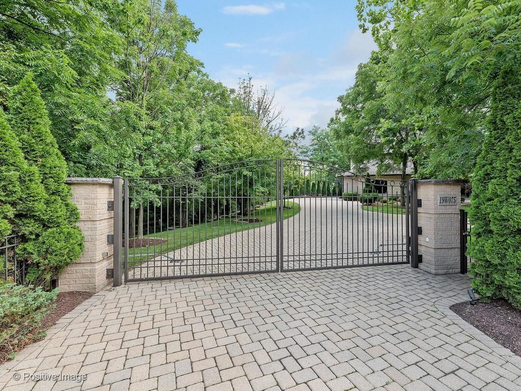 Gated Mansion With Sauna, Fire Pit, Wine Room In Downers Grove