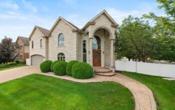 Majestic Mansion For Sale In Orland Park