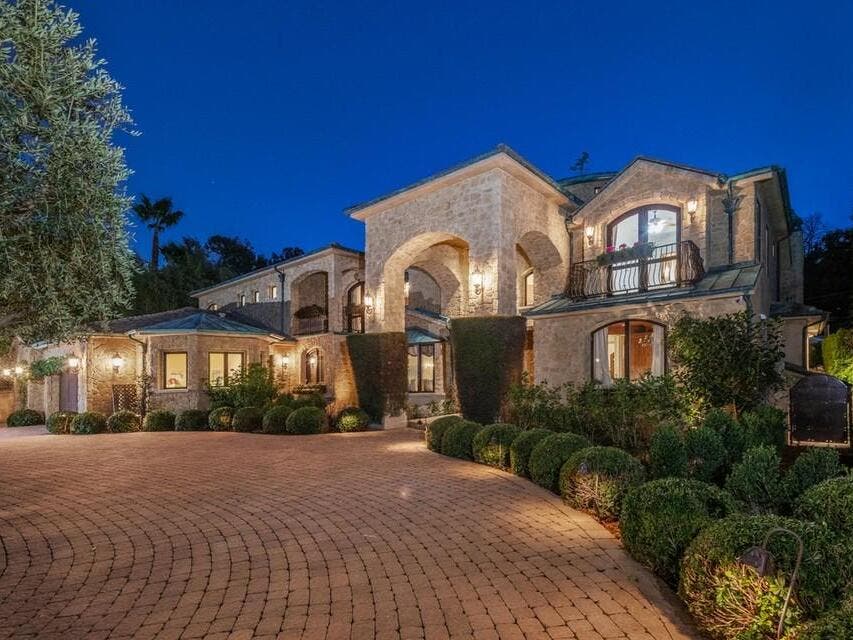 $6 Million Mansion Listed In Sherman Oaks