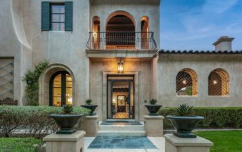 White Sox pitcher pays $9.8M for Scottsdale mansion; pro golfer sells one for $5.675M