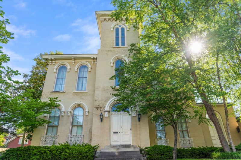 Nashville’s Historic East Ivy Mansion is on the Market