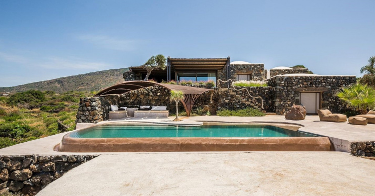 A unique villa on Pantelleria island