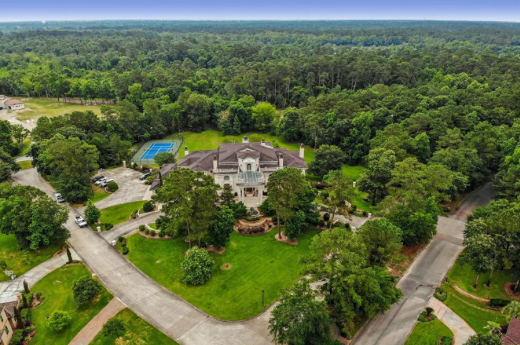 Texas mansion with a ‘modern gentleman’s trophy room’ lists for $5.5M
