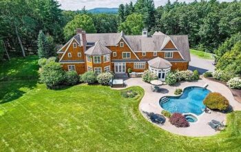 Sudbury Mansion With Private Hockey Rink Is Every Fan’s Dream