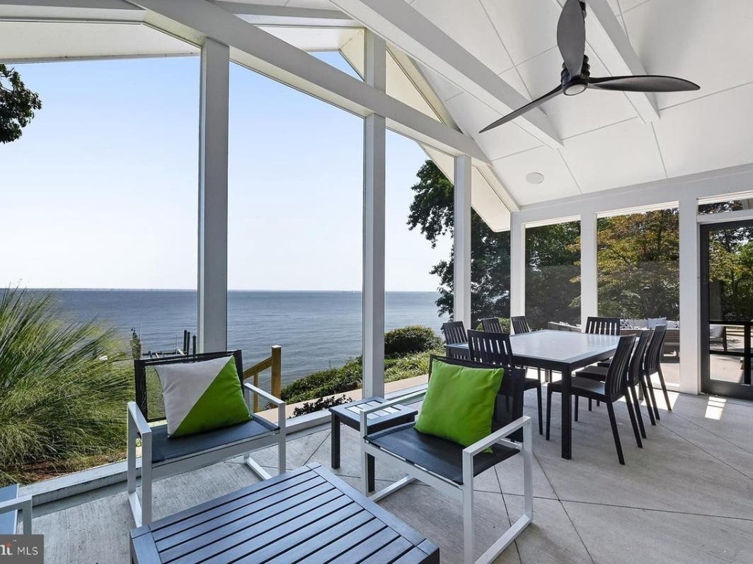 $3M Chesapeake Bay Mansion Touts Cliffside Views, Modern Features