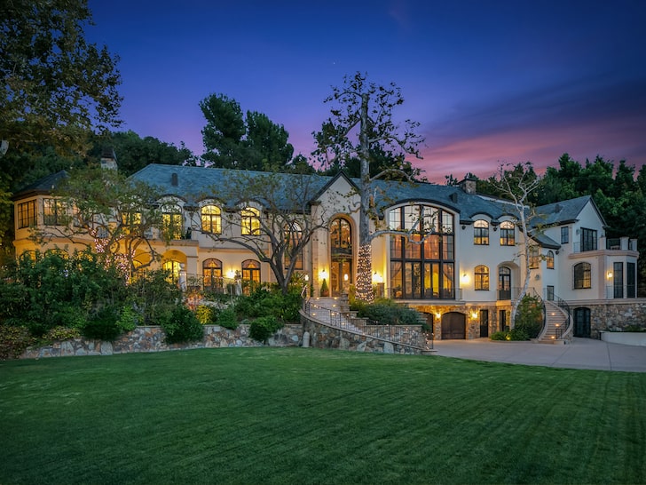 Sells Beverly Hills Mansion For $16 Mil