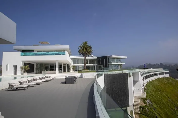 Auction of ‘The One’ — L.A.’s biggest new mansion — delayed amid allegations of a power grab
