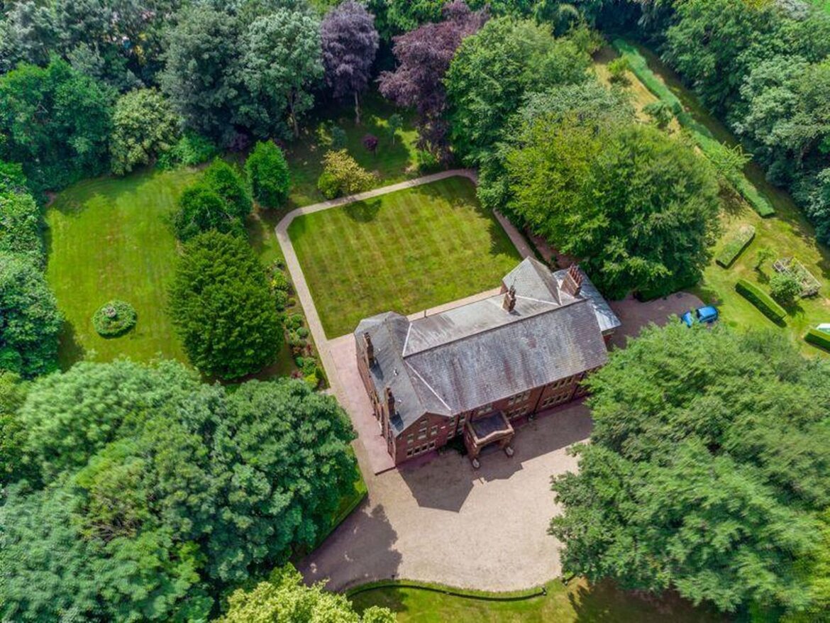 The multi-million pound Lancashire mansion which has been available to rent for months