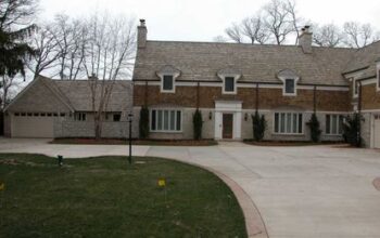 Lake Bluff mansion that went for $1.61M a year ago sold again this week for $4.5M