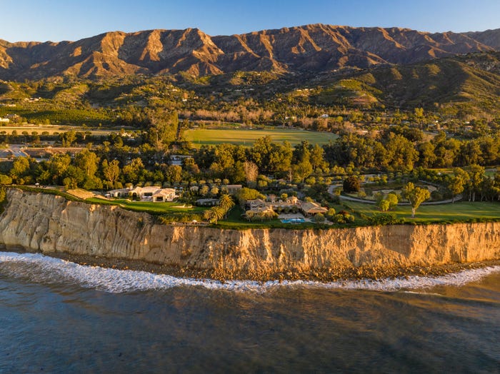 California oceanfront mansion that’s on the market for $160 million and has 10 beds and 21 bathrooms
