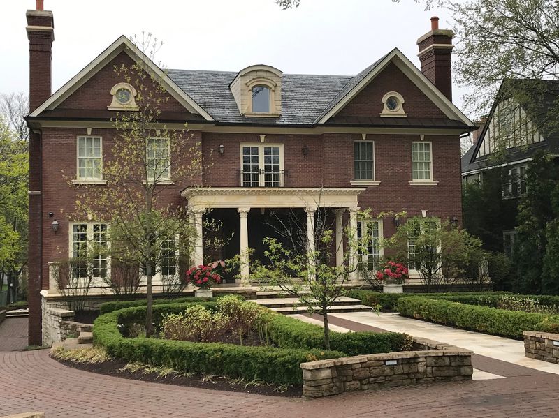6-bedroom Hinsdale mansion once owned by Bill Rancic sells for $3.6M