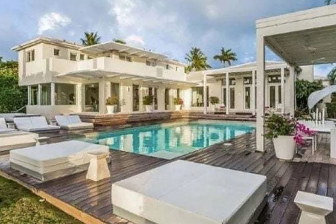 This is the spectacular mansion that Shakira and Pique had to put up for sale