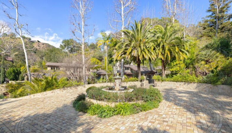 Photos: Jennifer Lopez Puts $42.5M Mansion Up For Sale in Los Angeles Neighborhood